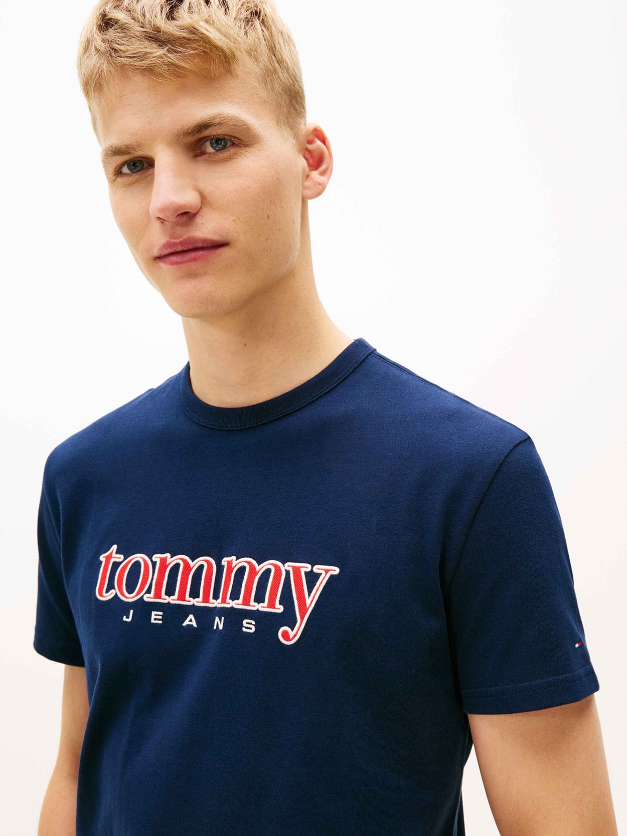 Camiseta de Malha com Aplicação de Logo