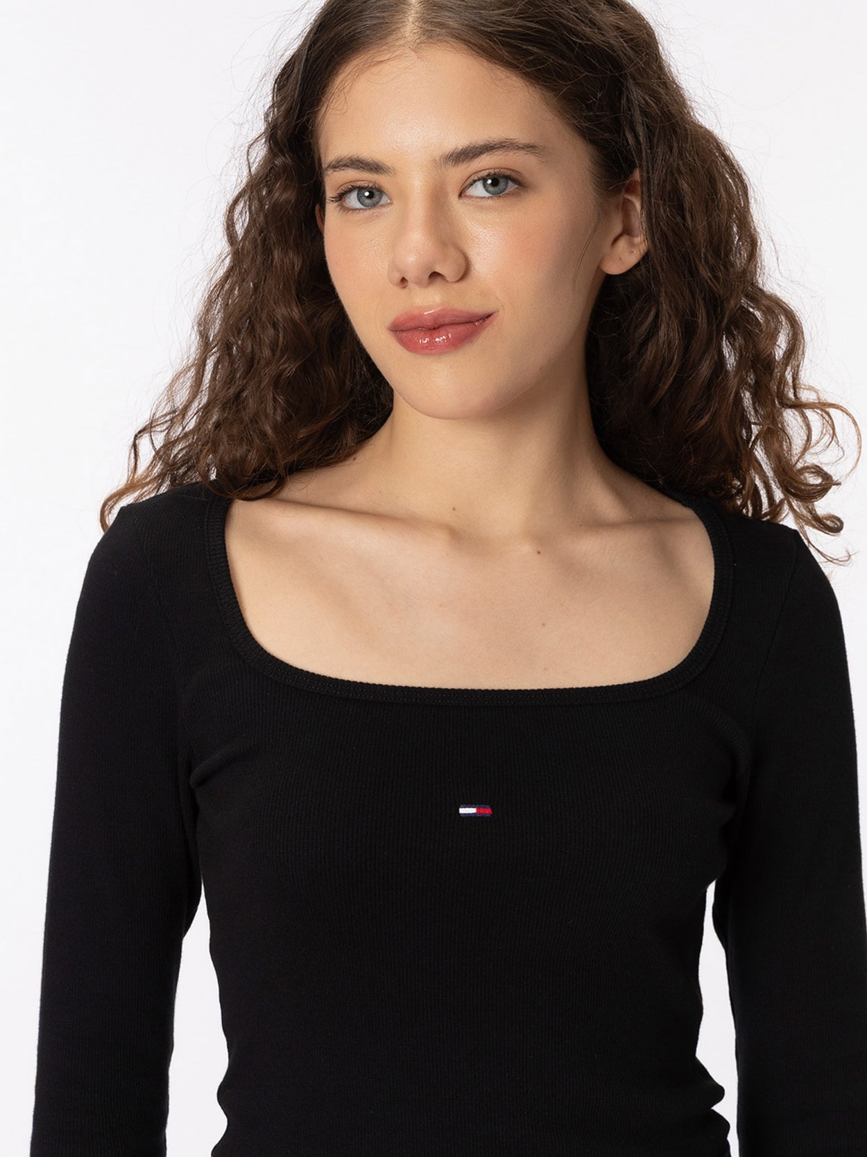 Camiseta de manga comprida com decote quadrado e modelagem justa