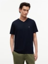 Camiseta em Algodão Pima com Gola V