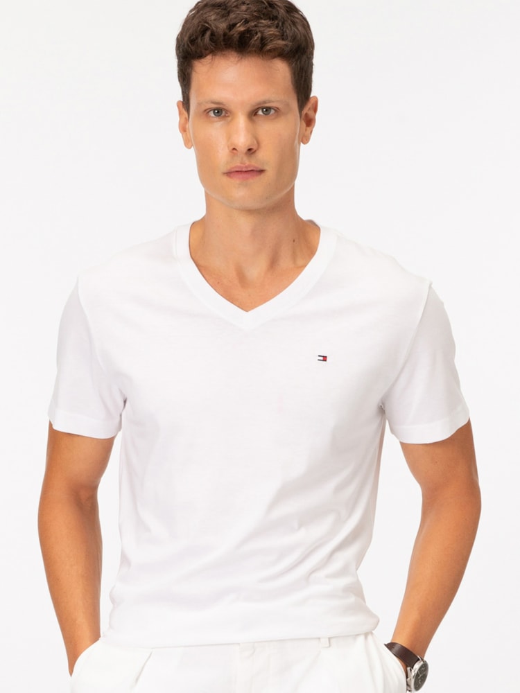Camiseta em Algodão Pima com Gola V