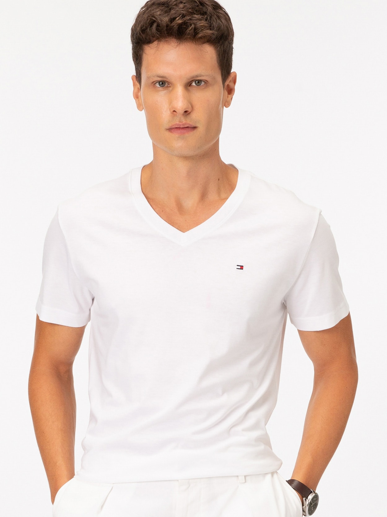 Camiseta em Algodão Pima com Gola V