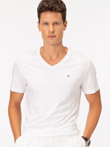 Camiseta em Algodão Pima com Gola V