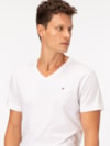 Camiseta em Algodão Pima com Gola V