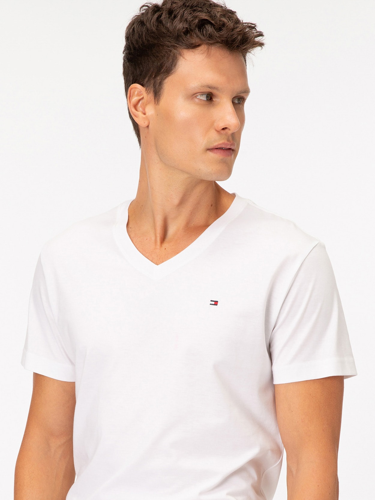 Camiseta em Algodão Pima com Gola V