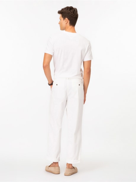 Camiseta em Algodão Pima com Gola V