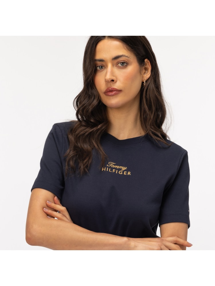 Camiseta Gola C com Bordado de Logo