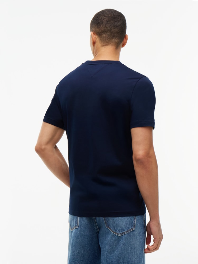 Camiseta Gola C com Bordado de Logo Varsity