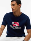 Camiseta Jersey com Estampa de Bandeira Ondulada