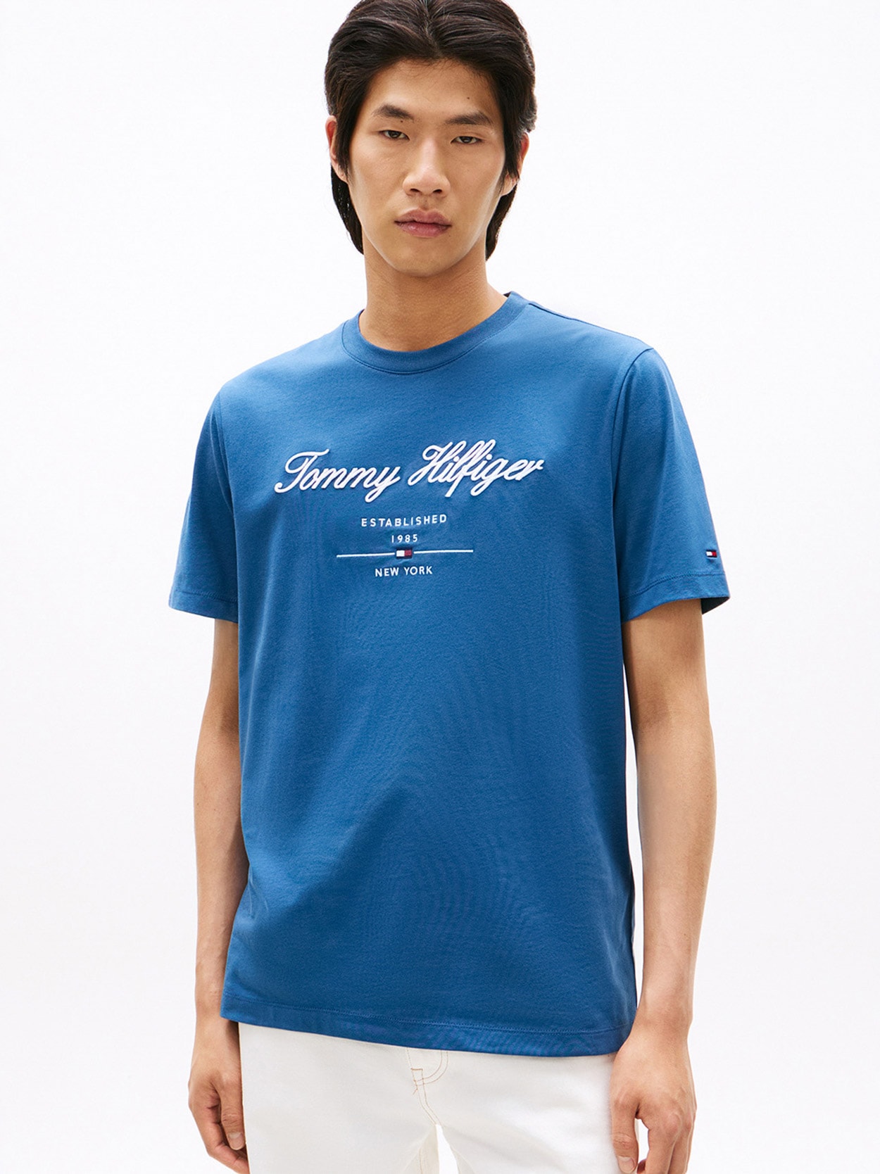 Camiseta Logo Cursivo Bordado