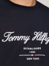 Camiseta Logo Cursivo Bordado