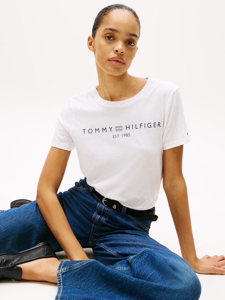 Camiseta Logo Modern Corporate Gola C