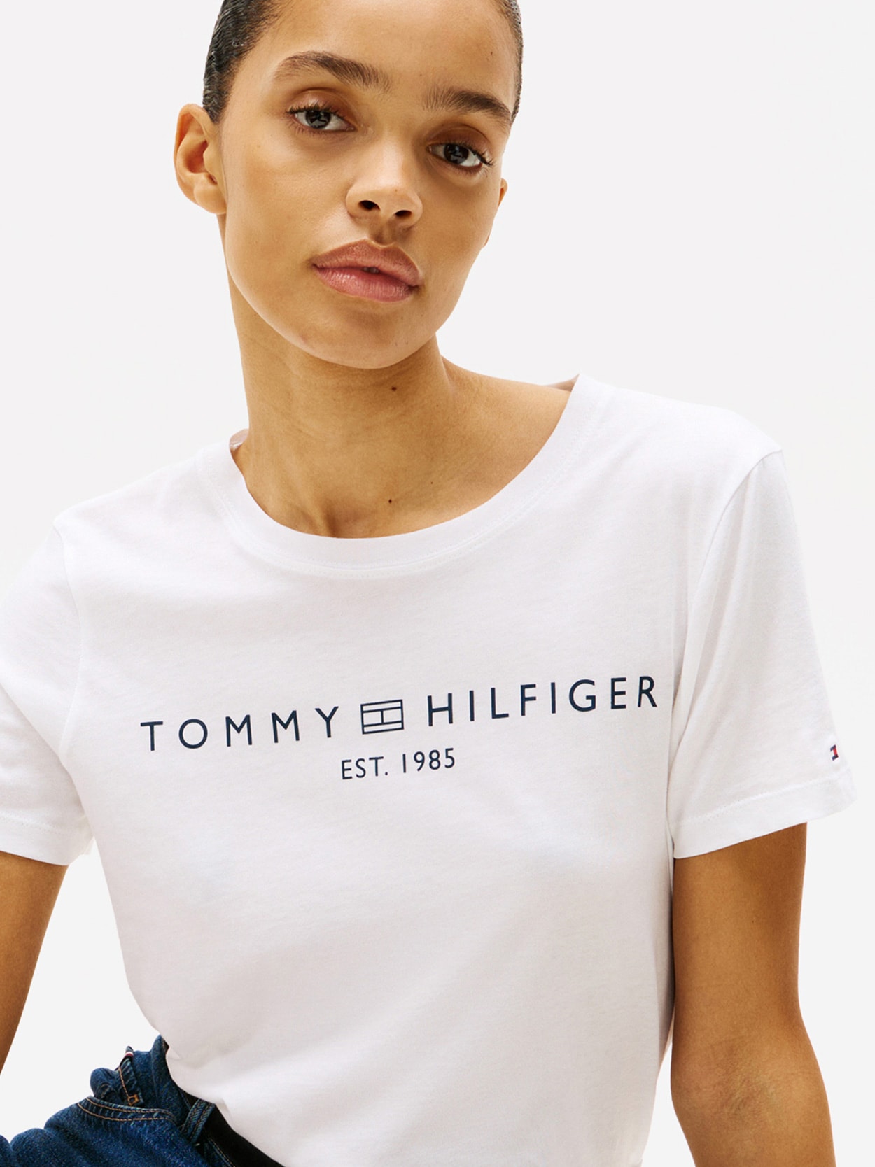 Camiseta Logo Modern Corporate Gola C