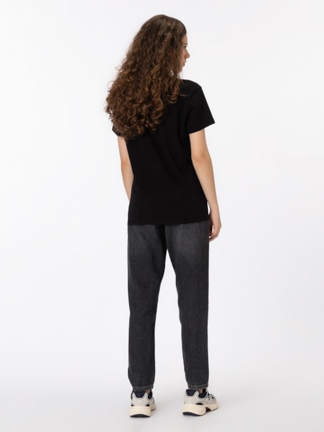 Camiseta Regular Essential com logo silkada