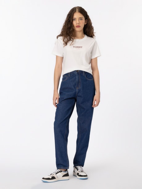 Camiseta Regular Essential com logo silkada