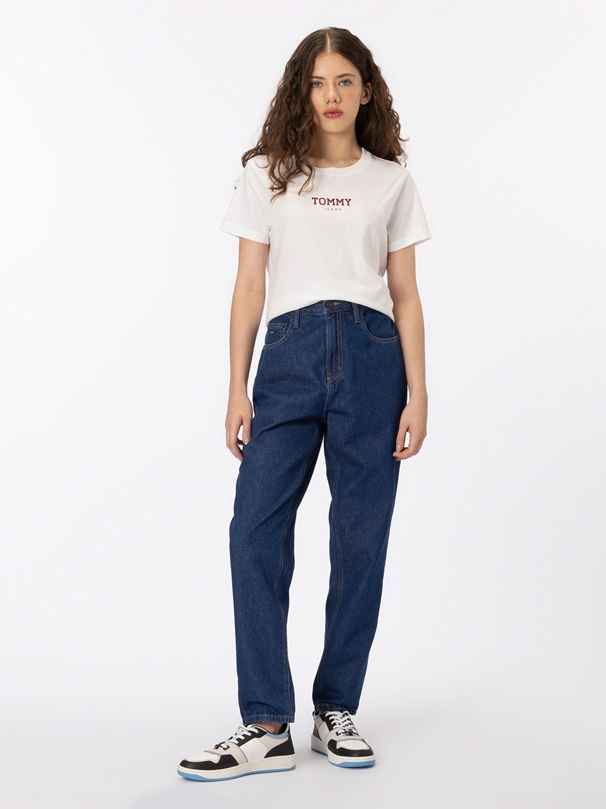 Camiseta Regular Essential com logo silkada