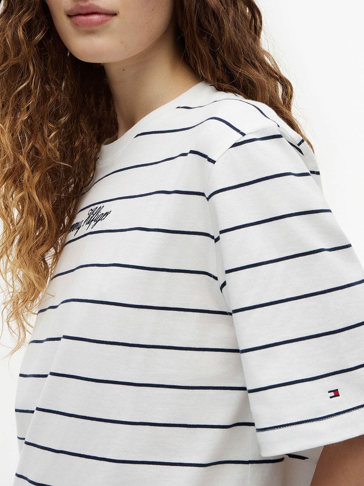 Camiseta Relaxed com Logo Cursivo
