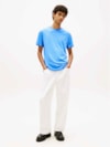 Camiseta Slim com Gola Redonda e Logo Linear