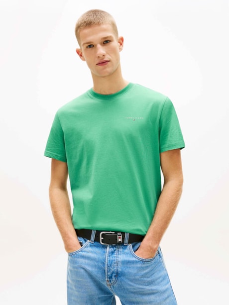 Camiseta Slim com Gola Redonda e Logo Linear