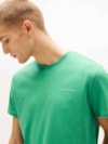 Camiseta Slim com Gola Redonda e Logo Linear