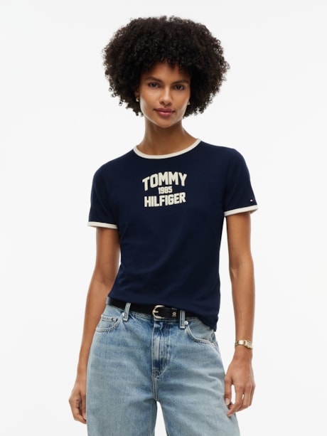 Camiseta Slim com Logo Varsity Flocado
