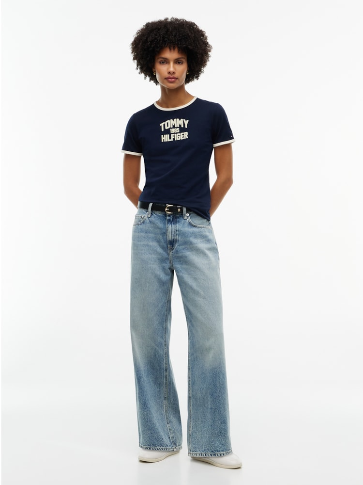 Camiseta Slim com Logo Varsity Flocado