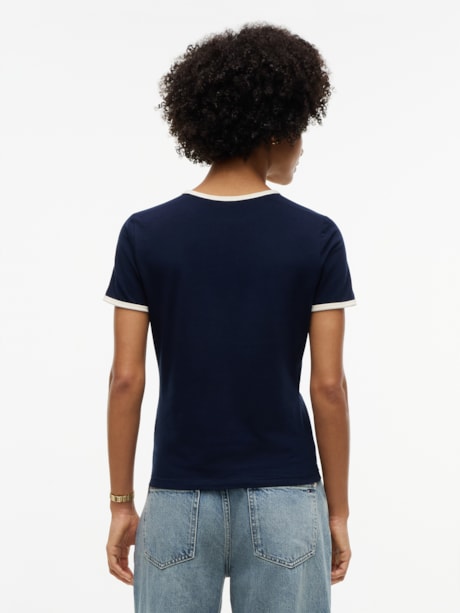 Camiseta Slim com Logo Varsity Flocado