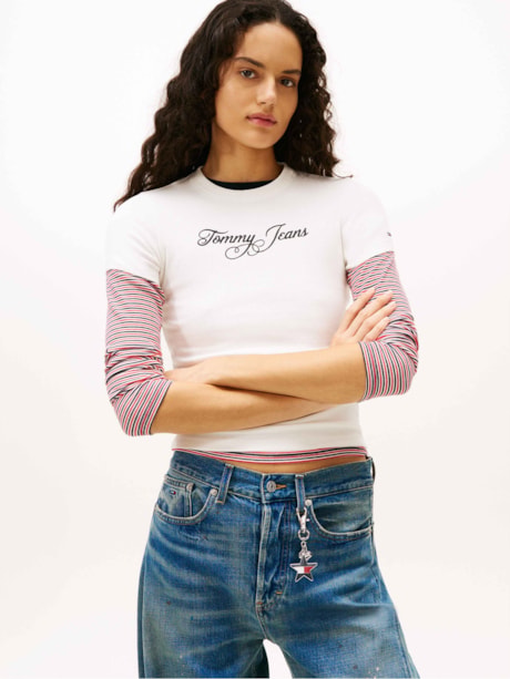 Camiseta Slim de ribana com Logo cursivo 