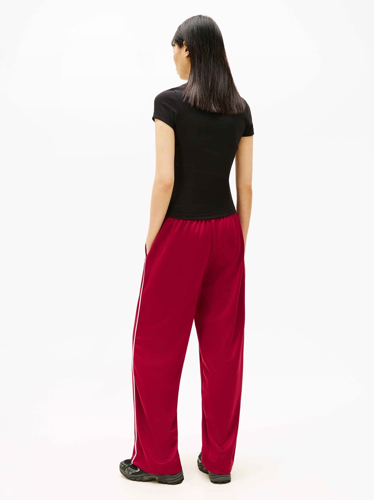 Camiseta Slim de ribana com Logo cursivo 