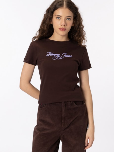 Camiseta Slim de ribana com Logo cursivo