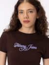 Camiseta Slim de ribana com Logo cursivo 