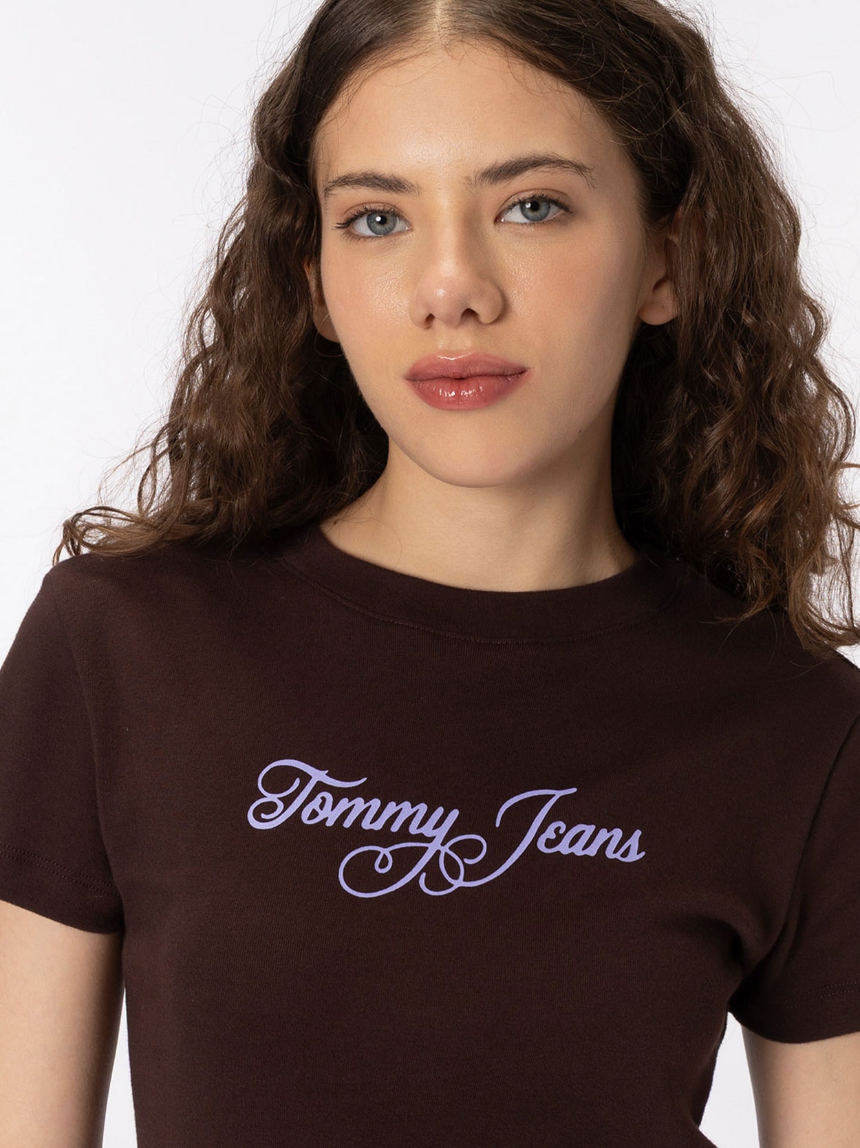 Camiseta Slim de ribana com Logo cursivo