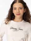 Camiseta Slim Essential com logo cursivo