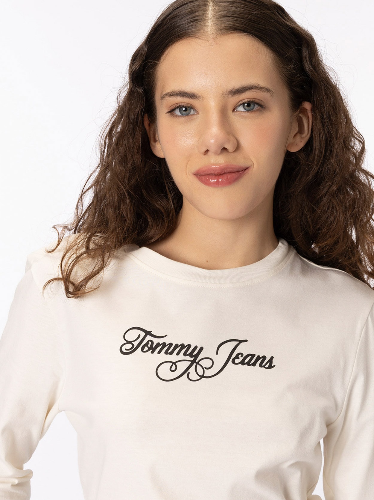 Camiseta Slim Essential com logo cursivo