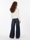 Camiseta Slim Essential com logo cursivo