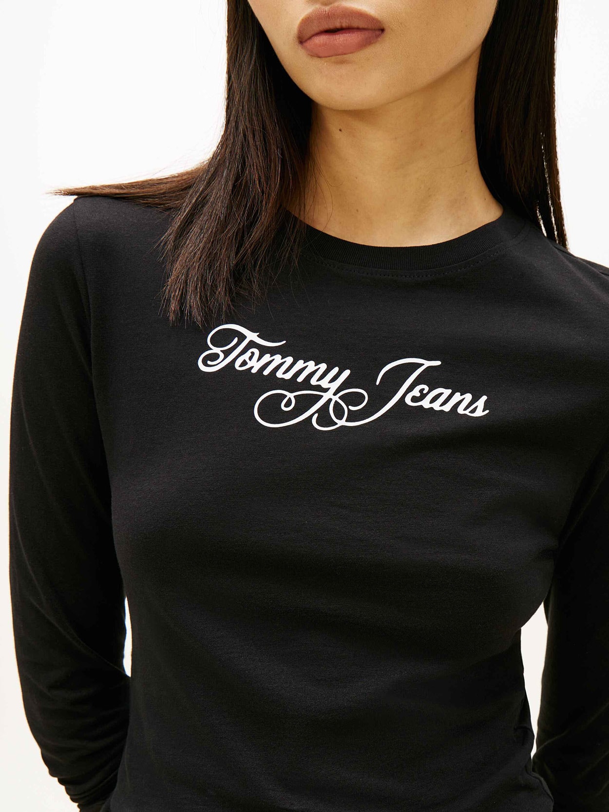 Camiseta Slim Essential com logo cursivo