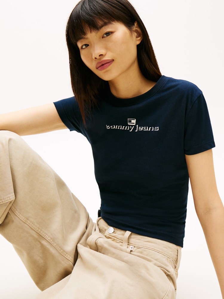 Camiseta Slim Essential Logo