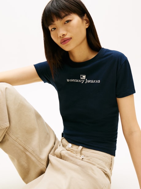 Camiseta Slim Essential Logo