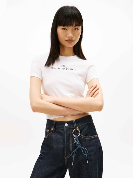 Camiseta Slim Essential Logo
