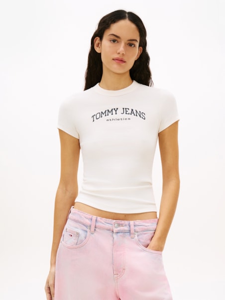 Camiseta Slim Varsity Manga Curta