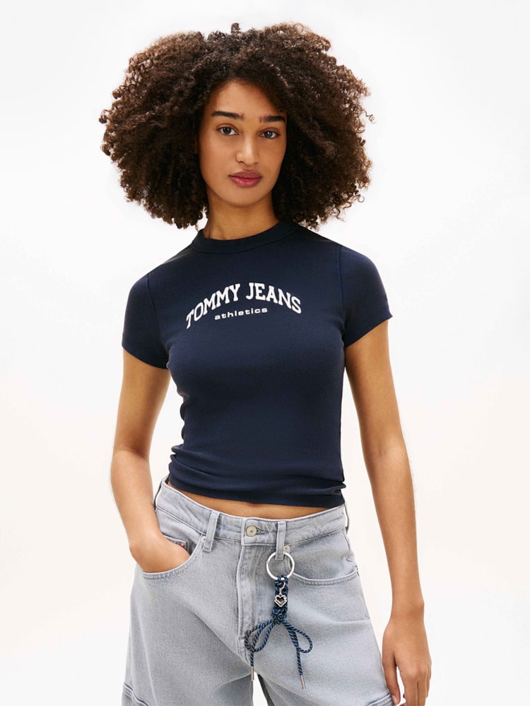 Camiseta Slim Varsity Manga Curta