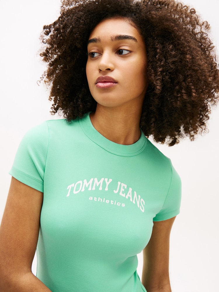 Camiseta Slim Varsity Manga Curta