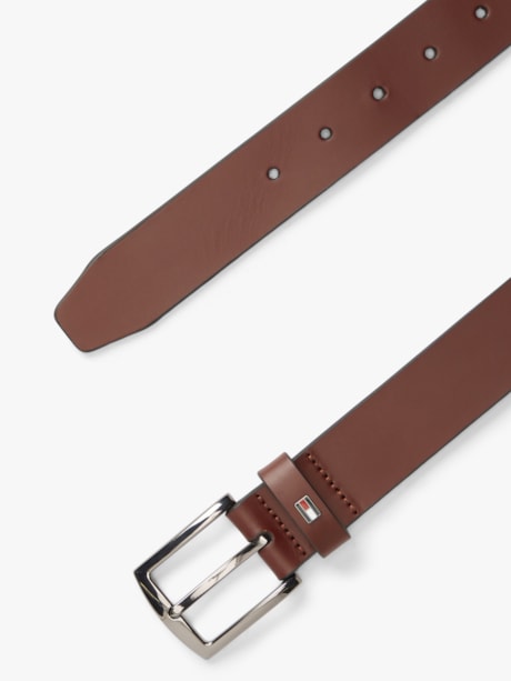 Cinto de Couro com Fivela Retangular e Bandeira Esmaltada
