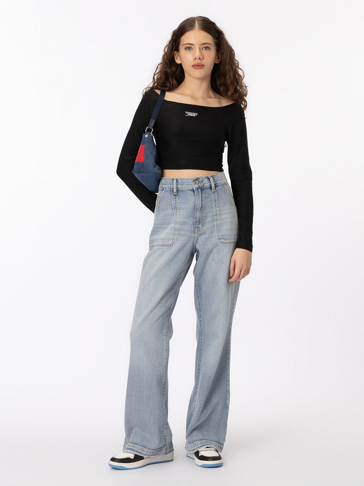 Cropped tommy jeans ombro a ombro com aplicação metalizada