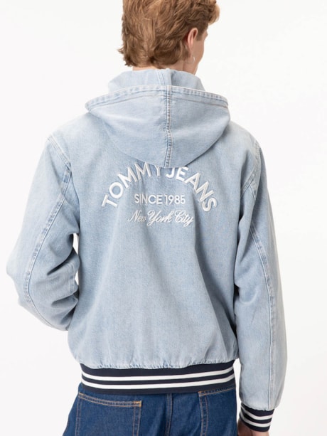 Jaqueta Jeans Bomber com Forro Acetinado e Capuz Removível