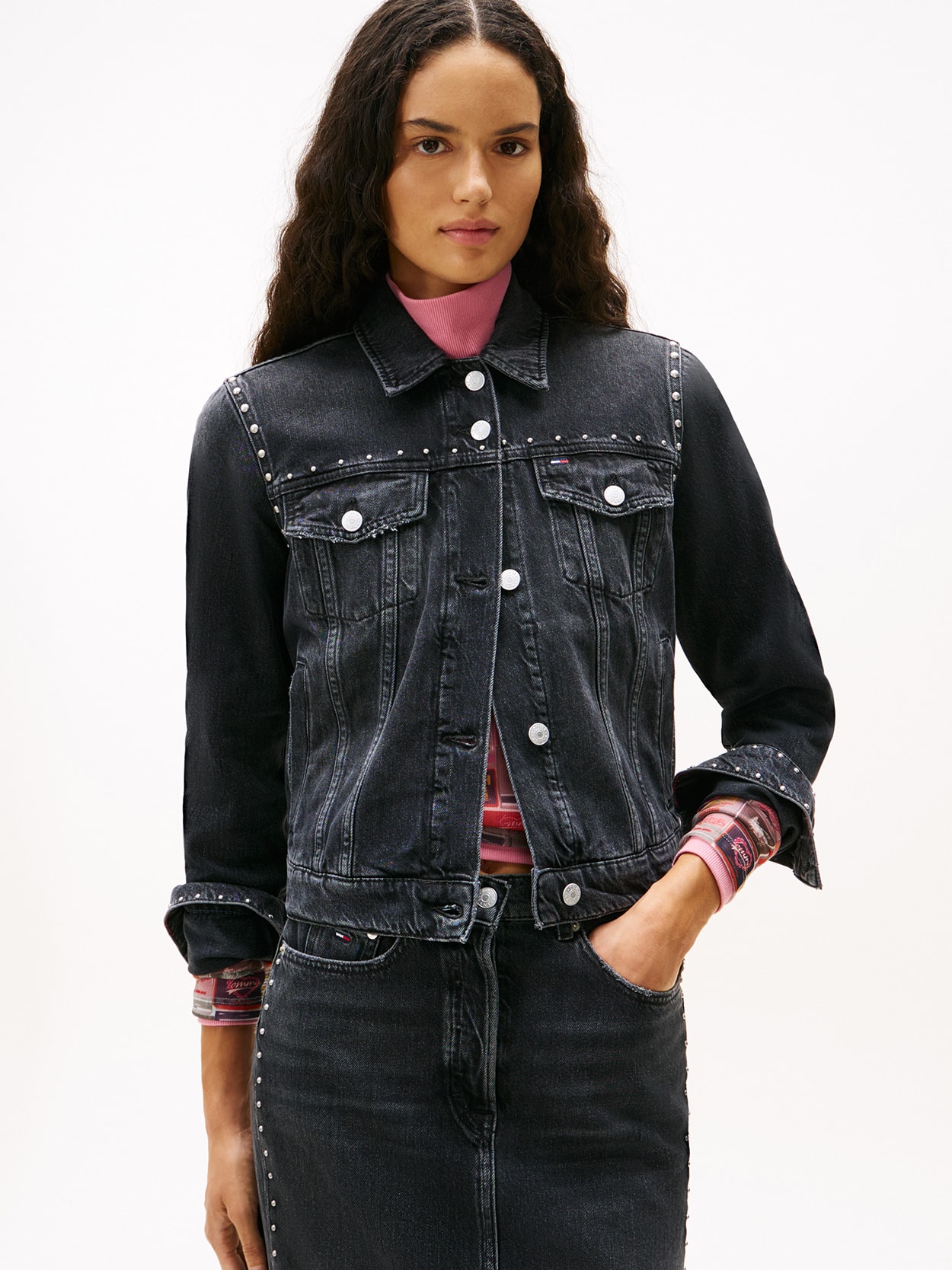 Jaqueta Jeans Trucker com Tachas