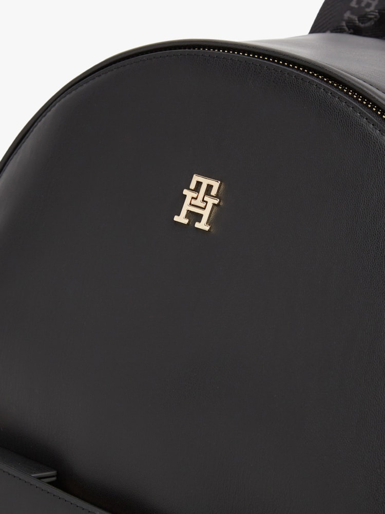 Mochila com Alças Ajustáveis Bolso Frontal e Fechamento em Zíper
