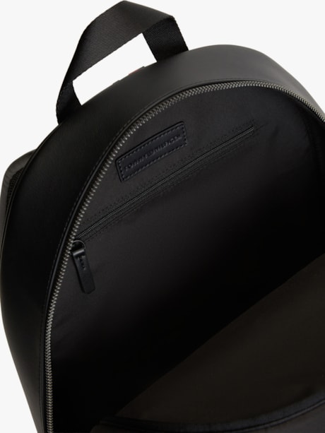 Mochila Dome com Bandeira Esmaltada