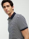 Polo de Modelagem Regular com Bordado da Bandeira