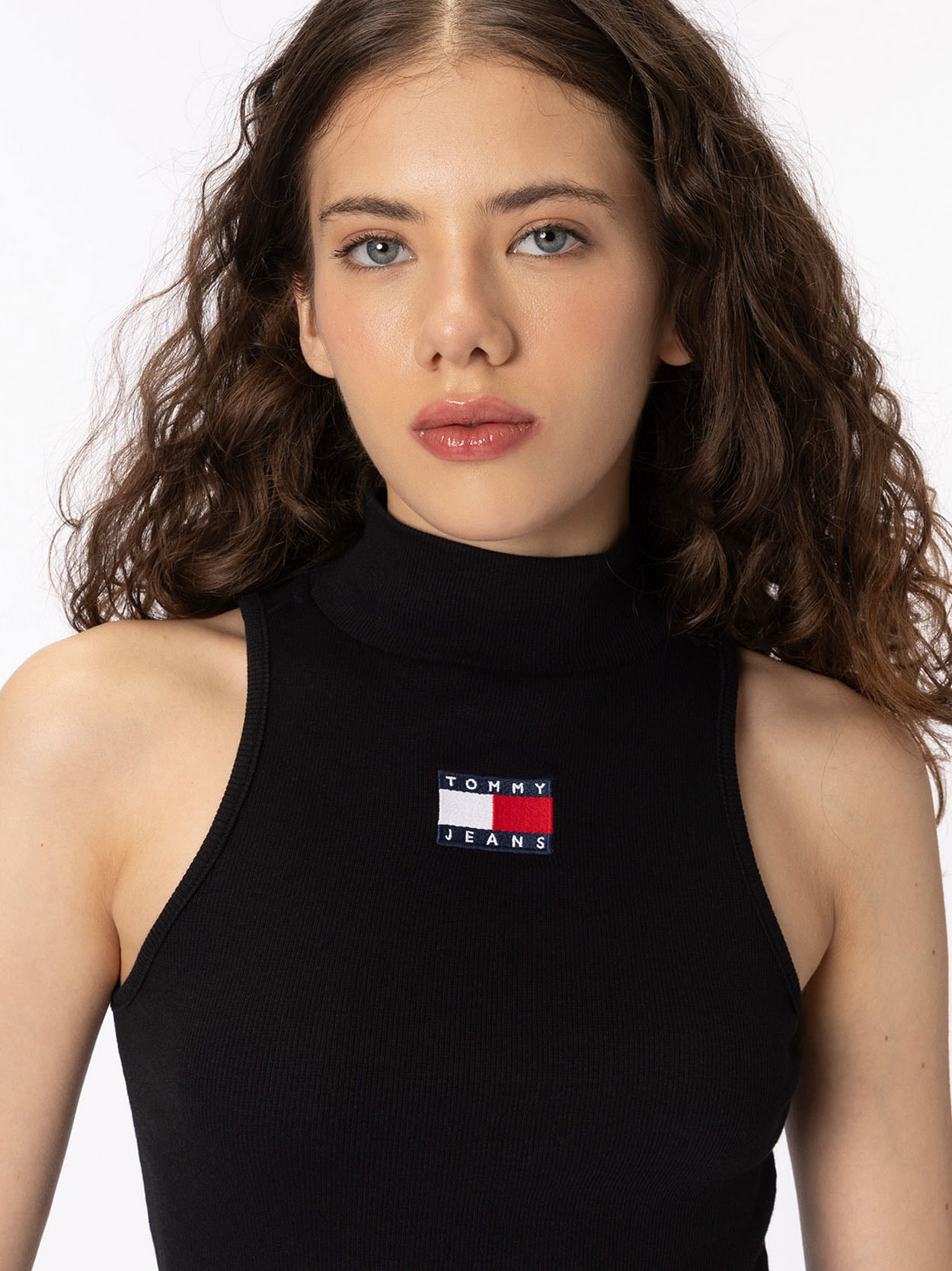 Regata Slim gola alta em Ribana com logo bordado