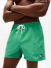 Short Médio Cordão de Ajuste Liso